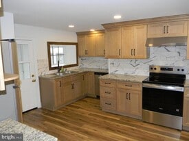 863 Lombard Rd in Rising Sun, MD - Building Photo