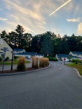 10 Wiggins Farm Dr in Simsbury, CT - Building Photo - Building Photo