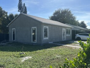 501 8th Ave S in Lake Worth, FL - Building Photo - Building Photo