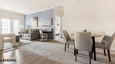 9015 Kings Grant Dr in Charlotte, NC - Foto de edificio - Building Photo