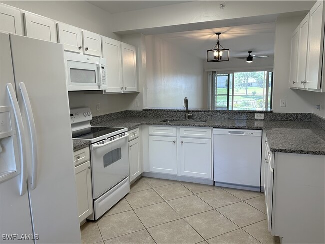 10030 Maddox Ln in Bonita Springs, FL - Building Photo - Building Photo