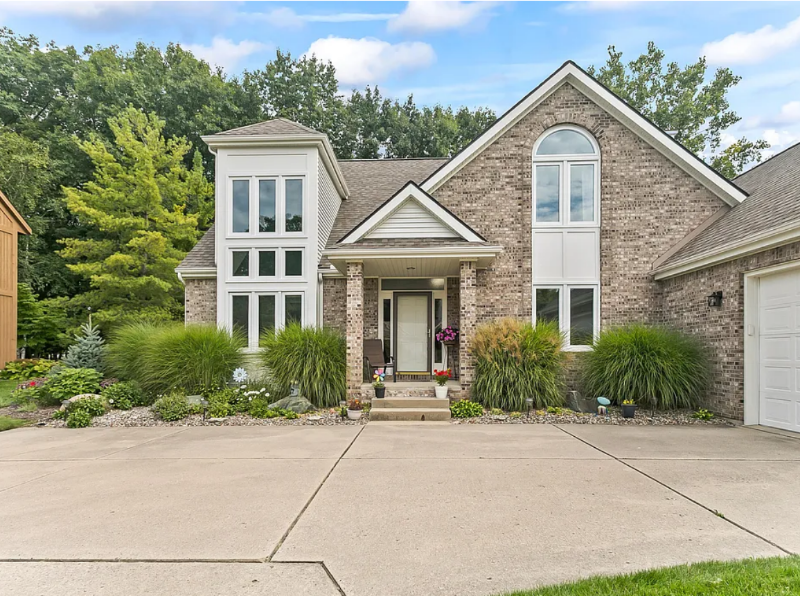 1126 Harrington Ln in East Lansing, MI - Foto de edificio