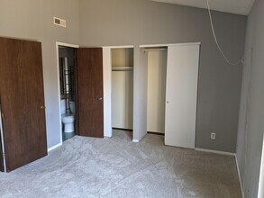 2104 Melrose Dr in Champaign, IL - Building Photo - Building Photo