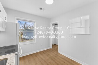 25630 Tecla Ave in Warren, MI - Building Photo - Building Photo