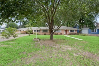 205 Taft Ave in Cleveland, TX - Foto de edificio - Building Photo