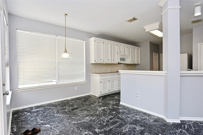 property at 2515 Hyland Park