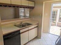 17303 Saturn Ln photo'