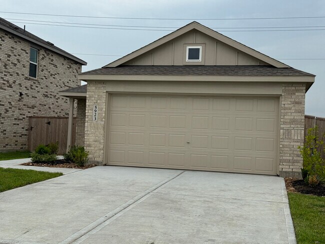 5923 Standpiper Lp in Baytown, TX - Building Photo - Building Photo