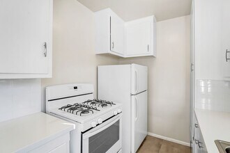 500 California Ave in Santa Monica, CA - Foto de edificio - Building Photo