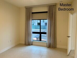 8201 NW 41st St in Doral, FL - Building Photo - Building Photo