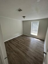 2628 4th Ave in Groves, TX - Building Photo - Building Photo