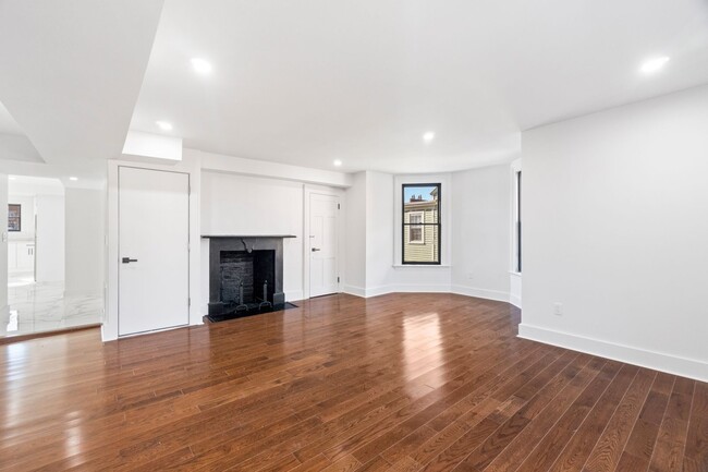 54 Trumbull St-Unit -54-2 in New Haven, CT - Building Photo - Building Photo