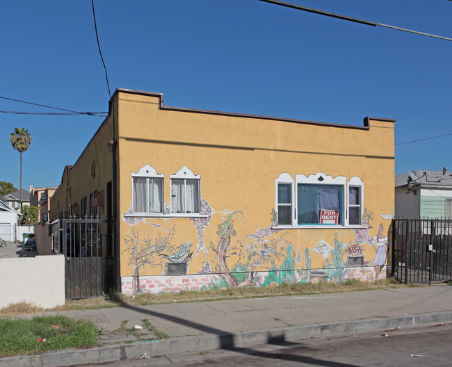 242-252 W 12th St in San Pedro, CA - Foto de edificio - Building Photo