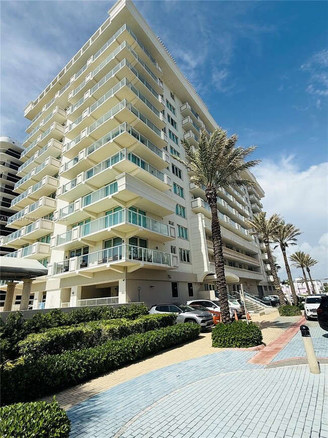 9499 Collins Ave, Unit 907 in Surfside, FL - Building Photo - Building Photo