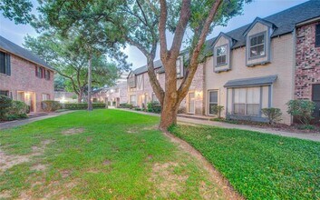 14703 Barryknoll Ln in Houston, TX - Foto de edificio - Building Photo