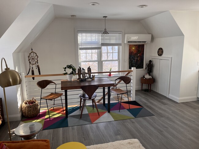 196 Sheephill Rd, Unit #Detached