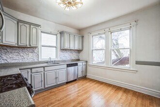 27 Frederick Terrace-Unit -1 in Irvington, NJ - Building Photo - Building Photo