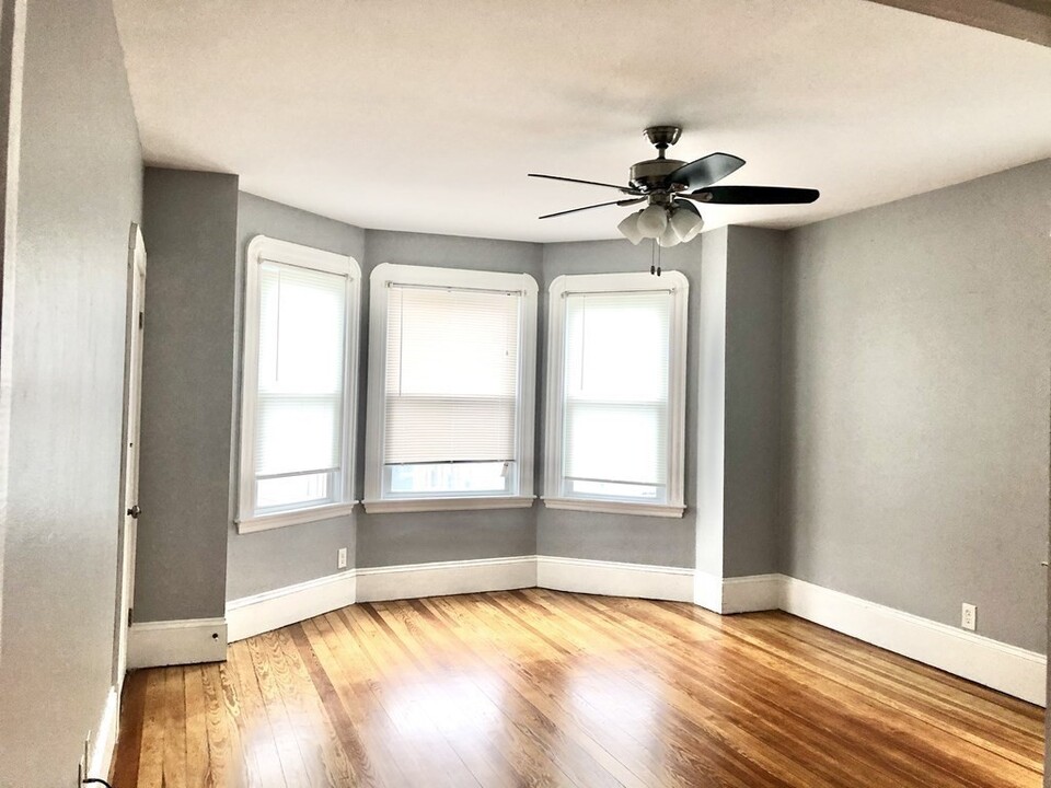 30 Rodney St-Unit -2 in New Bedford, MA - Building Photo