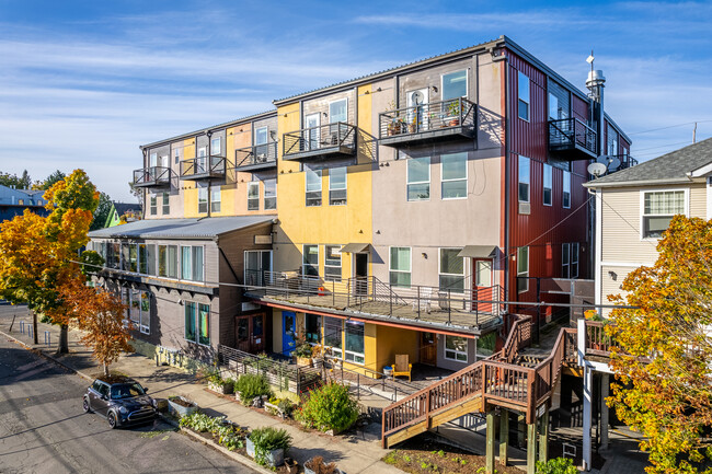 Standard Dairy in Portland, OR - Foto de edificio - Building Photo