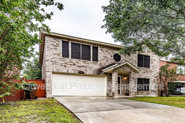 7307 Justino Trail in San Antonio, TX - Building Photo - Building Photo