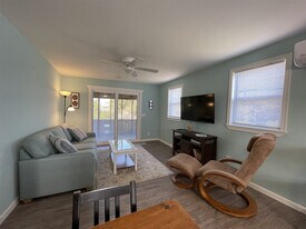 39190 W Sunfish Ct in Avon, NC - Building Photo