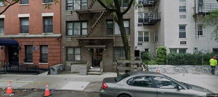 324 E 35th St in New York, NY - Building Photo - Building Photo