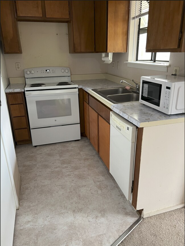 7901 Cambridge St, Unit 74 in Houston, TX - Building Photo - Building Photo