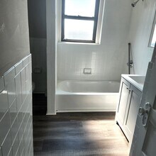 8 Langmaid Ave in Somerville, MA - Building Photo - Building Photo