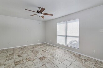 300 S Tarrant St in Crowley, TX - Building Photo - Building Photo