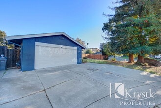 2 Bridge Ct in Vallejo, CA - Building Photo - Building Photo