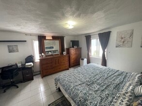 30 Murdock St, Unit 1 in Somerville, MA - Building Photo - Building Photo