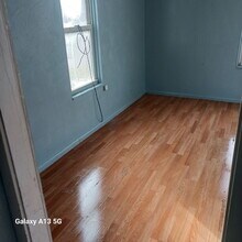 1006 Victoria Ave, Unit 1006 Victoria Ave Unit A in New Kensington, PA - Building Photo - Building Photo