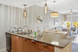 9700 Grand Sandestin Blvd in Miramar Beach, FL - Foto de edificio - Building Photo