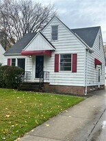 5656 Shawnee Rd in Lyndhurst, OH - Building Photo