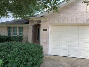 5836 Lomita Verde Cir in Austin, TX - Building Photo - Building Photo