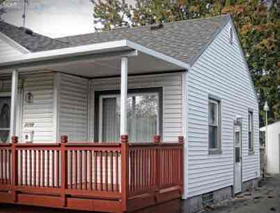property at 1618 Pettibone Ave