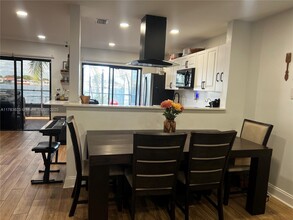 2531 W 60th Pl in Hialeah, FL - Building Photo - Building Photo
