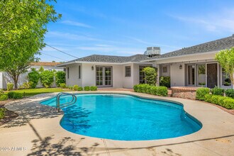 6231 E Calle Camelia in Scottsdale, AZ - Building Photo - Building Photo