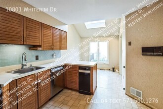 10801 Whiterim Dr in Potomac, MD - Foto de edificio - Building Photo