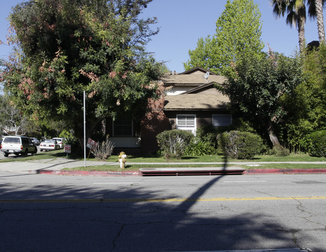 13301-13309 1/2 N Valleyheart Dr in Sherman Oaks, CA - Building Photo - Building Photo