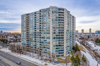 4725 Sheppard Ave in Toronto, ON - Building Photo - Building Photo