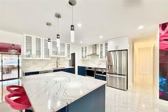 2216-RNT NE 18th Ave in Wilton Manors, FL - Building Photo - Building Photo