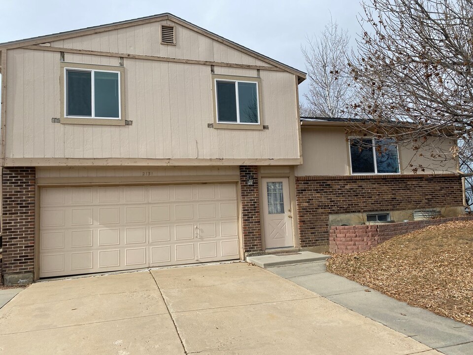 2131 Sherri Mar St in Longmont, CO - Foto de edificio