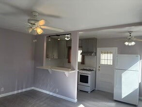 110 N San Marino Ave in Pasadena, CA - Building Photo - Building Photo