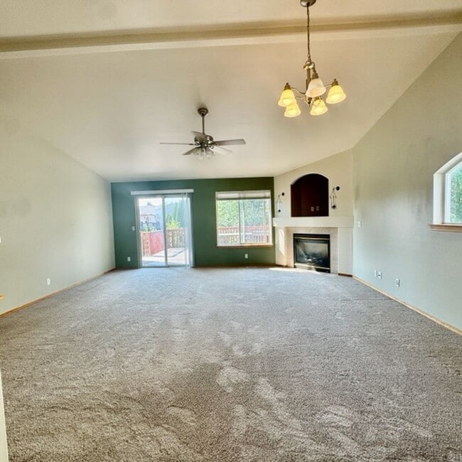 2124 W Canfield Ave in Coeur d'Alene, ID - Building Photo - Building Photo