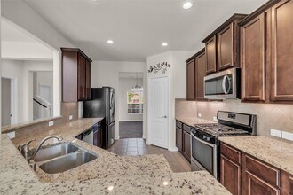 13313 Suntail Ct in Texas City, TX - Foto de edificio - Building Photo