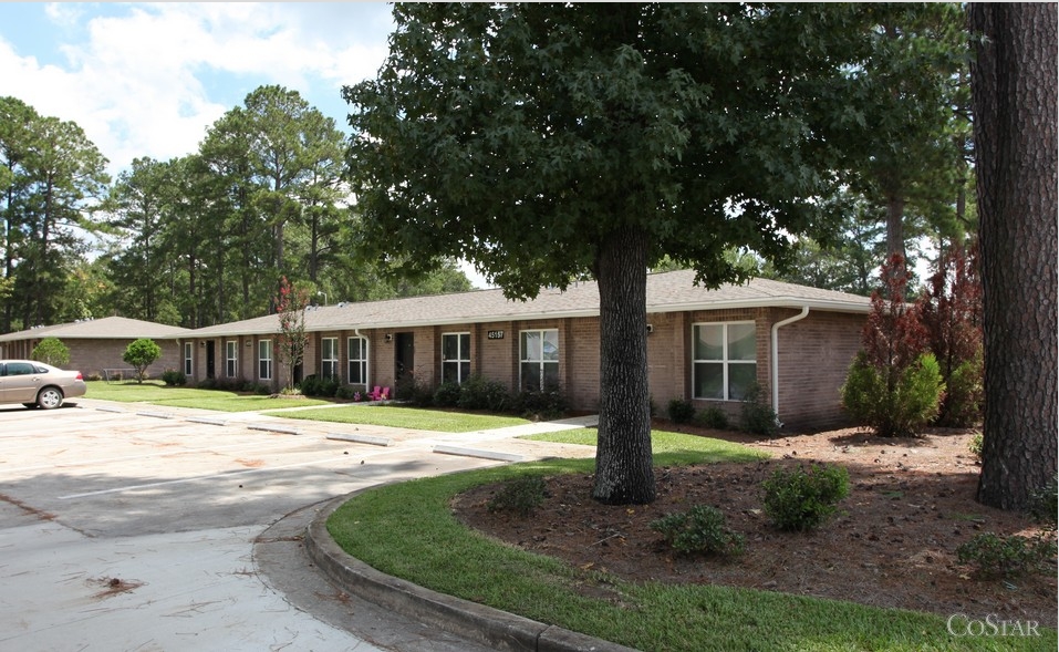 Pine Terrace III in Callahan, FL - Building Photo