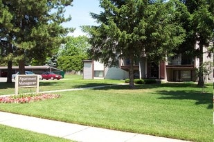 Washington Place Apartments in Clinton Township, MI - Building Photo