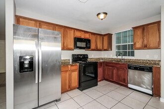 4950 S Cancun in Houston, TX - Building Photo - Building Photo