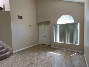 4461 Warbonnet Way in Las Vegas, NV - Building Photo - Building Photo